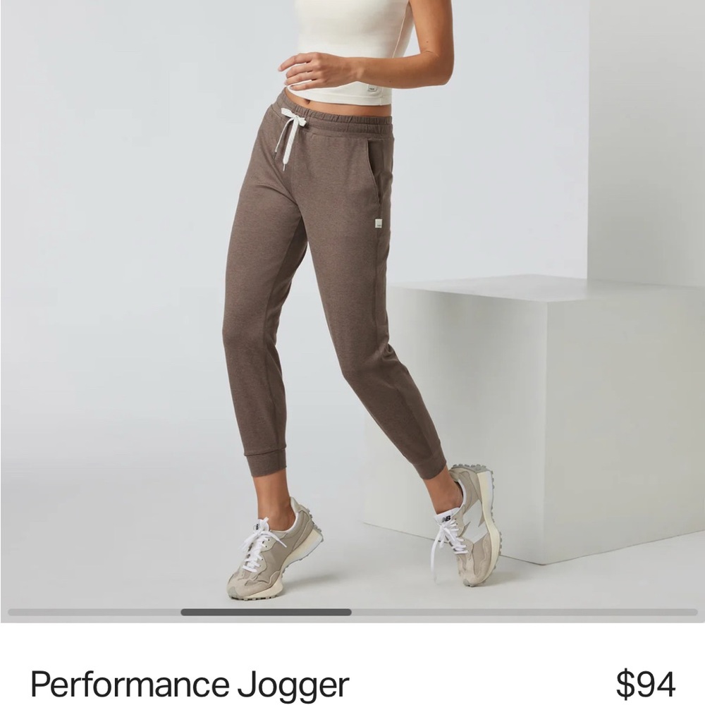 Vuori Performance Joggers - size M - Color: Fossil Heather